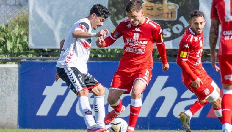 Chacarita se hunde: empezó ganando, San Martín de Tucumán se lo dio vuelta y el descenso ya es una amenaza real