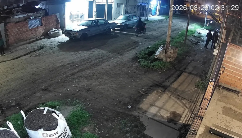 Ataque a tiros en González Catán: mataron a un hombre frente a un kiosco y todo quedó grabado