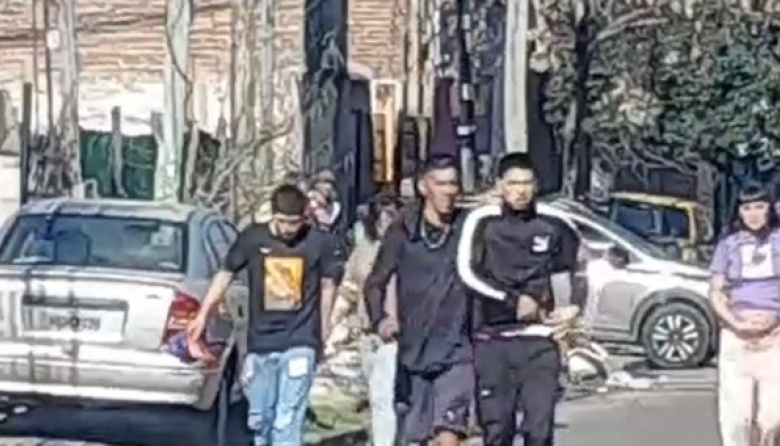 Una pelea barrial terminó con un hombre asesinado de una puñalada en Hurlingham: detuvieron a dos hermanos