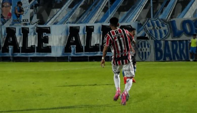 Chacarita no liga una: mereció más, perdió en la última y llega golpeado al clásico con Atlanta