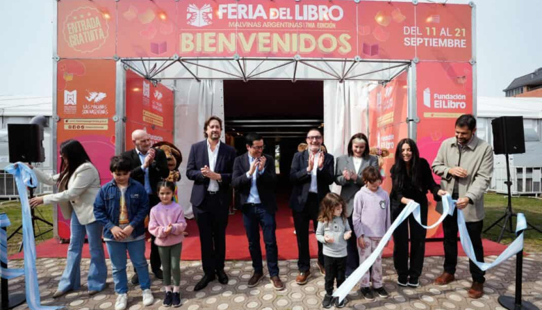 Nardini inauguró la séptima edición de la Feria del Libro de Malvinas Argentinas