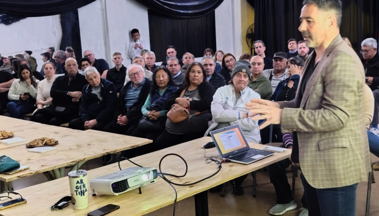Vecinos y militantes participaron de un encuentro de trabajo encabezado por Andrés Petrillo