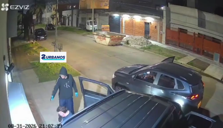 Violenta emboscada en Morón: lo pusieron de rodillas delante de sus padres y le robaron la camioneta