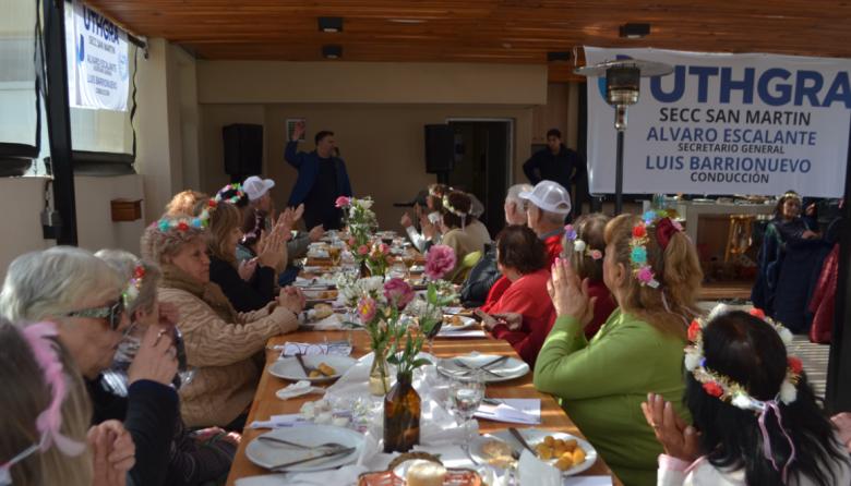 UTHGRA San Martín homenajeó a sus jubilados con una celebración en la seccional