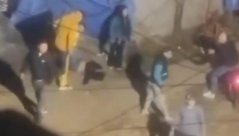 Guerra entre dos familias en Quilmes: una joven murió baleada, incendiaron un patrullero y hay dos policías detenidas