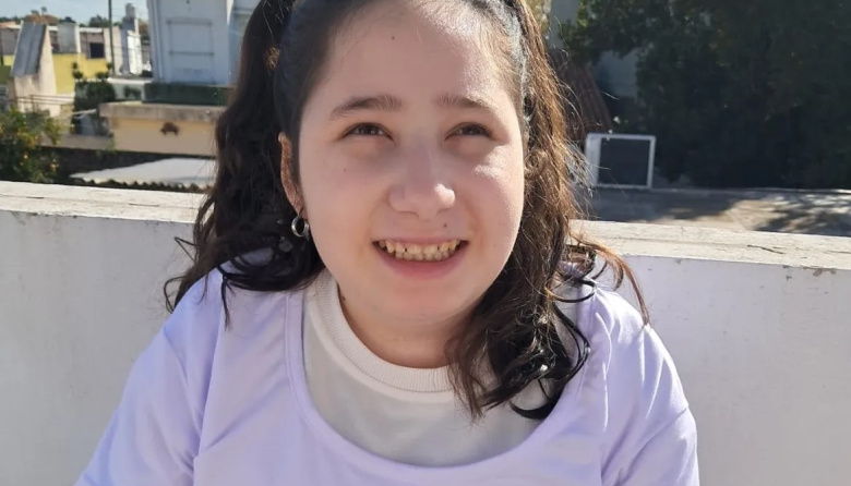 Alma tiene 14 años, vive en San Martín y necesita reunir US$60.000 para viajar a México