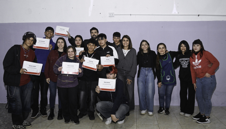 Jóvenes y adolescentes del Centro Popular de Desarrollo accedieron al taller de streaming brindado por el Municipio de Tigre