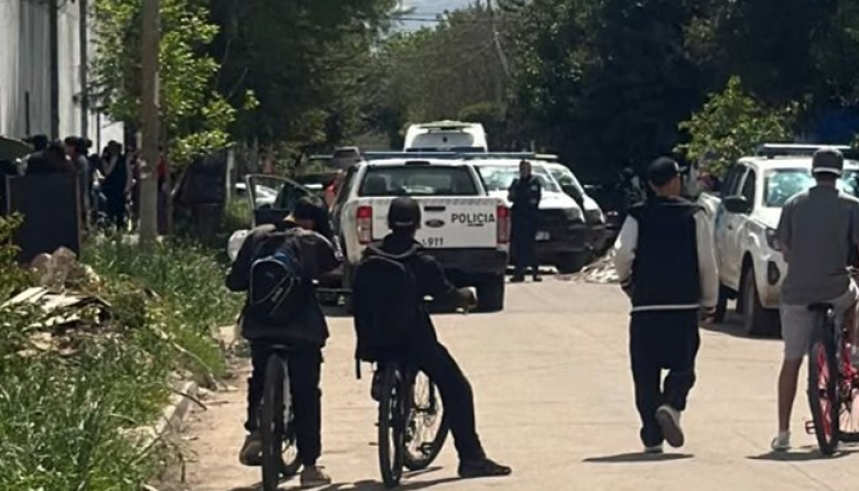 Un alumno baleó a un compañero dentro de una escuela de La Matanza: lo atacó en el baño