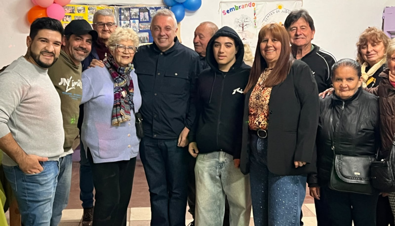 Julio Zamora acompañó el séptimo aniversario del Centro de Jubilados Fortaleza Bancalari