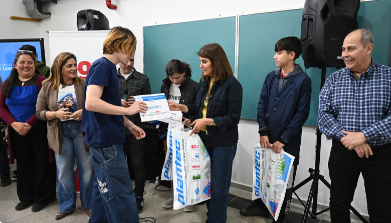 En el CUT, estudiantes de escuelas de Tigre participaron del segundo certamen de Dibujo Técnico de la Región 6