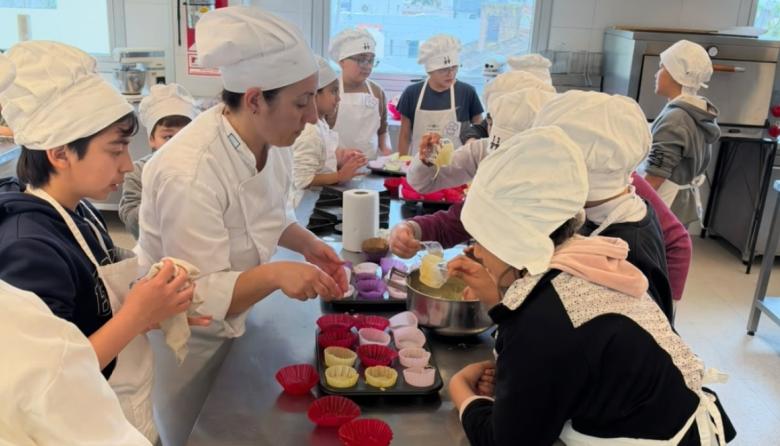 UTHGRA San Martín realizó un nuevo Encuentro de Cocineritos para impulsar a las futuras generaciones gastronómicas