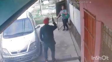 Delincuentes abordaron a una pareja que llegaba a su casa en el barrio Costa Esperanza