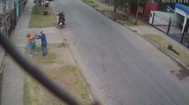 Motochorros golpearon a una mujer, que se resistió a un robo