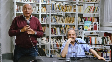 Jorge Deantoni y Ricardo Alfonsin, juntos en la Biblioteca Popular de Ciudad Jardín