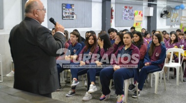 Una lección de valor y patriotismo: el relato de Julio Suárez sobre Malvinas en el Instituto Libertad de San Martin