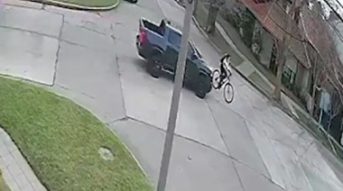 Mar del Plata: Imágenes sensibles: la pasó por encima una camioneta que nunca frenó