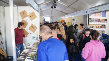 Miles de vecinas y vecinos visitaron la Feria del Libro de San Martín