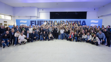 Kicillof encabezó un encuentro con candidatos, intendentes y dirigentes de Fuerza Patria