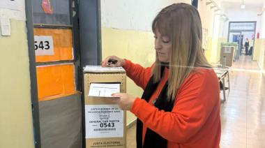 Votó Analia Mairano: "Mientras algunos discuten desde la grieta, nosotros escuchamos desde la vereda"