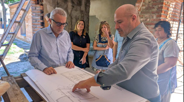 Infraestructura escolar: Julio Zamora supervisó los trabajos de ampliación en el Jardín de Infantes N°935 de Troncos del Talar