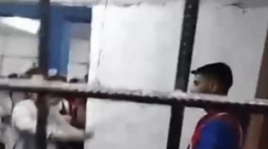 Brutal pelea en Berazategui: apuñalaron a un hombre con una llave durante un partido