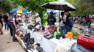 Megaoperativo en Tres de Febrero: allanan feria ilegal en una plaza con venta de medicamentos truchos