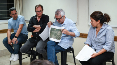 Julio Zamora mantuvo un encuentro con comerciantes de Troncos del Talar para debatir sobre el proyecto municipal de ordenanza de limitación de altura