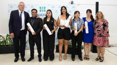 50 nuevos egresados y egresadas de carreras de pregrado recibieron su título en la UNAHUR