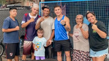 Recorrida en Villa Trapito: una dirigente libertaria dialogó con vecinos sobre la cruda realidad del barrio