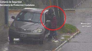 Forzó la puerta de un vehículo estacionado y se dio a la fuga con la llegada del COT: fue aprehendido a los pocos metros