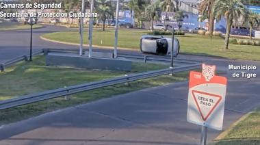 Conducía a alta velocidad, perdió el control del vehículo y volcó en Rincón de Milberg