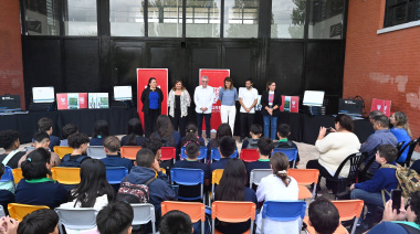 Fortalecimiento educativo: Julio Zamora encabezó la entrega de kits escolares a 225 estudiantes del distrito