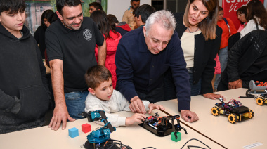 Fortalecimiento digital: Julio Zamora acompañó la apertura de una nueva sede de la Escuela Municipal de Tecnología y Robótica