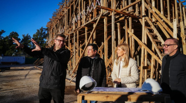Nardini recibió a Magario y visitaron las obras del futuro Distrito Malvinas
