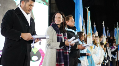 Más de 1400 chicos de Vicente López realizaron la promesa a la bandera en Tecnópolis