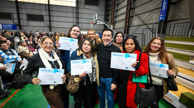 Nardini entregó 1989 nuevos diplomas a egresados del Centro Municipal de Estudios