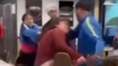 Escobar: batalla campal entre mujeres dentro de un McDonald's terminó con destrozos