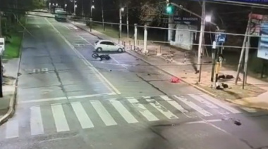 San Justo: una pareja de repartidores fue embestida por un auto tras una peligrosa maniobra y sufrió graves heridas
