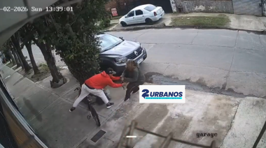 San Martín: un delincuente tiró al piso a una mujer para robarle y el violento asalto quedó filmado