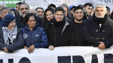 Kicillof participó de la peregrinación a San Cayetano y cuestionó al Gobierno nacional