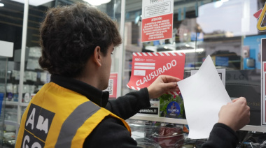 Tras el decreto de Jorge Macri, la Ciudad clausuró en Once una galería y 10 cuevas de celulares robados