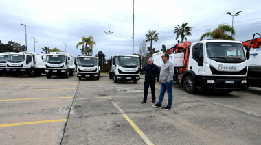 Julio Zamora presentó nuevos móviles y maquinaria para fortalecer los servicios públicos de Tigre