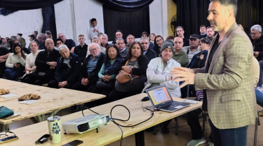 Vecinos y militantes participaron de un encuentro de trabajo encabezado por Andrés Petrillo
