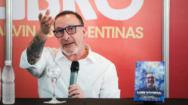 Luis Vivona presentó “Historia de un Militante” en la 7ma Feria del Libro de Malvinas Argentinas
