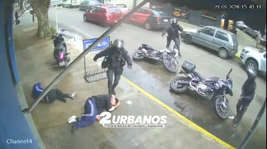 Huían de la Policía y volaron de la moto en Ramos Mejía: un vecino se salvó de milagro
