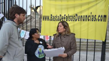 “Basta de falsas denuncias”: reclamo frente al Congreso por cambios en la legislación