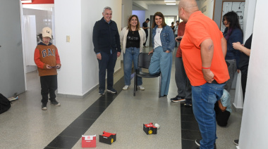 En el CUT, Julio Zamora supervisó el desarrollo de la Escuela Municipal de Tecnología y Robótica