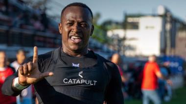 Chacarita lo ganó sobre la hora ante Patronato y consiguió tres puntos de oro por la permanencia