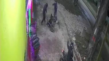 Brutal ataque en José C. Paz: se resistió al robo de su moto y le dispararon nueve veces