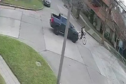 Mar del Plata: Imágenes sensibles: la pasó por encima una camioneta que nunca frenó